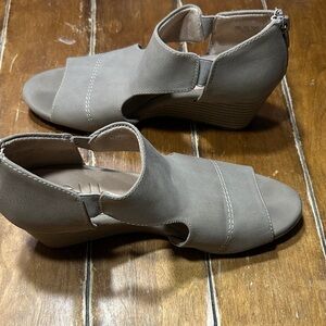 Naturalizer SOUL Taupe Open-Toe Wedge Sandals